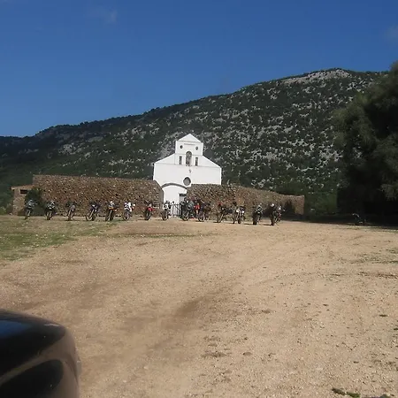 Mare2 Sardinia B&B 카데두